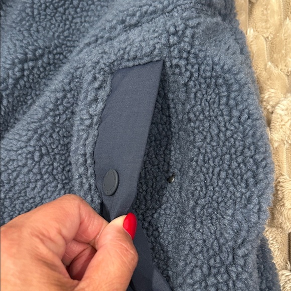 Cozy L.L. Bean Blue Fleece Jacket - Picture 4 of 5